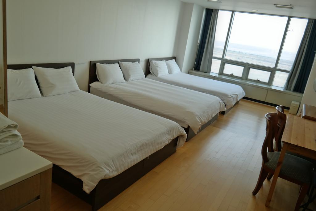 Crown House Hotell Inchon Exteriör bild