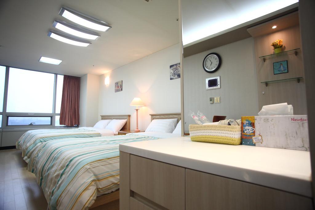 Crown House Hotell Inchon Exteriör bild