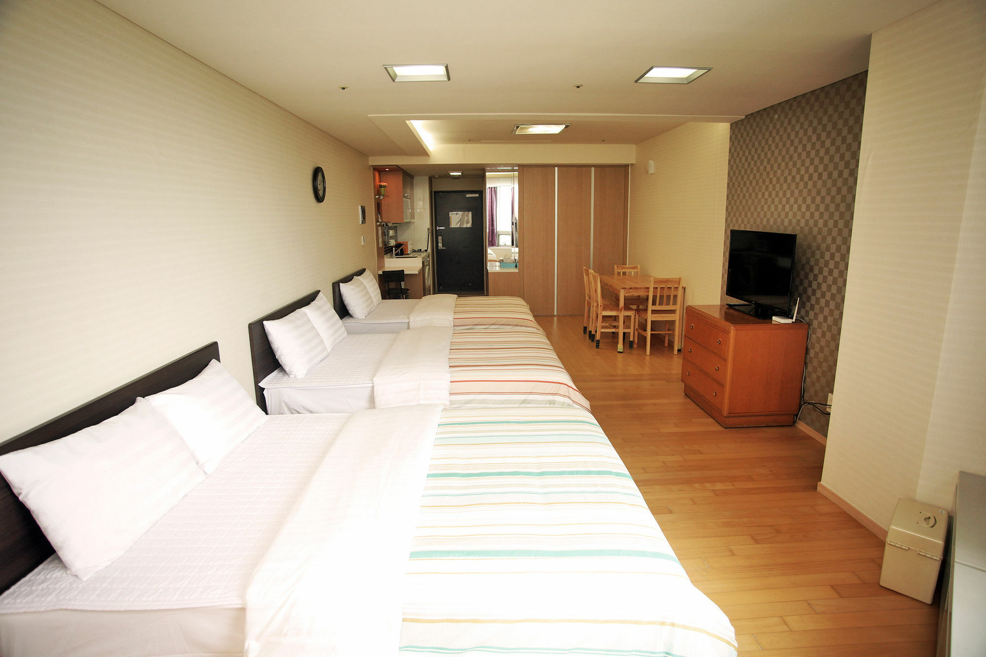 Crown House Hotell Inchon Exteriör bild