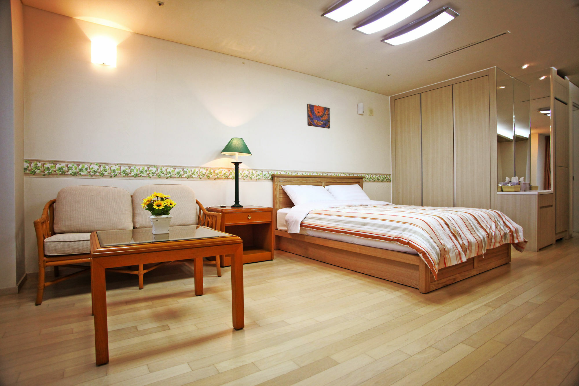 Crown House Hotell Inchon Exteriör bild