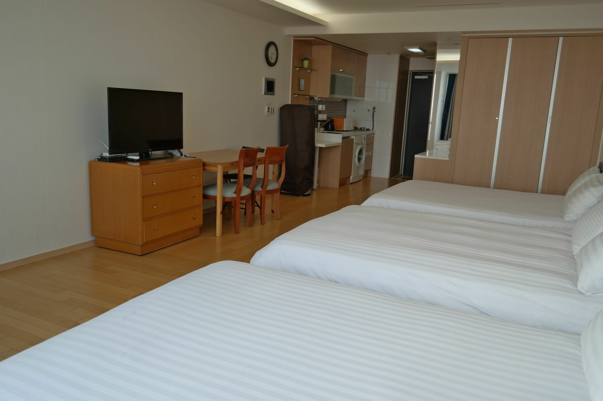 Crown House Hotell Inchon Exteriör bild
